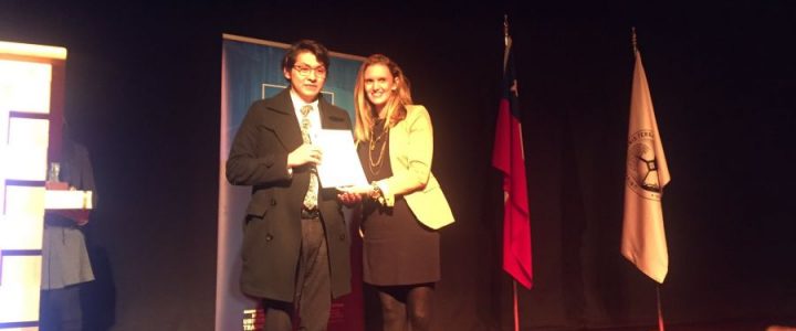 Alumnos de Universidad Finis Terrae reciben Premio Jaime Guzmán