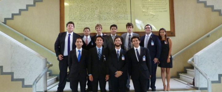 Jóvenes visitan el Congreso