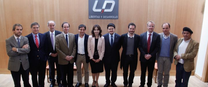 Centros de estudio y partidos políticos realizan seminario “Nuestra propuesta para que Chile recupere el rumbo”