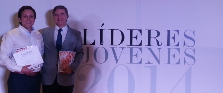 Gustavo Rosende recibe premio como uno de los 100 jóvenes líderes del país
