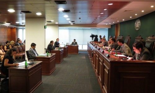 Asesores legislativos de la Fundación exponen ante Tribunal Constitucional por sistema electoral y reforma educacional