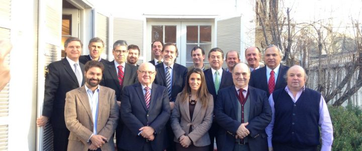 Ex presidentes FEUC gremialistas se reúnen en Fundación Jaime Guzmán