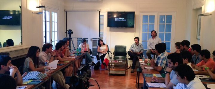 Panel sobre educación abre Escuela de Líderes 2015