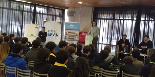 Comienza el III Torneo de Debates Interescolar organizado por la Fundación  Jaime Guzmán y la Universidad del Desarrollo