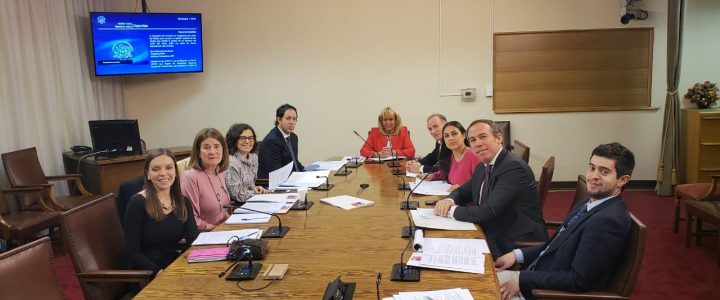 Carlos Oyarzún participó en reunión por centros del Sename