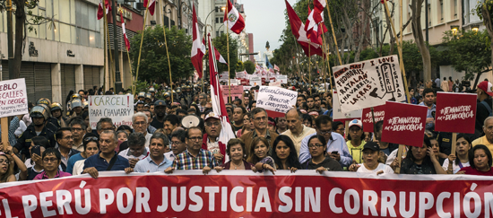 Situación política del Perú: Corrupción, destituciones y elecciones