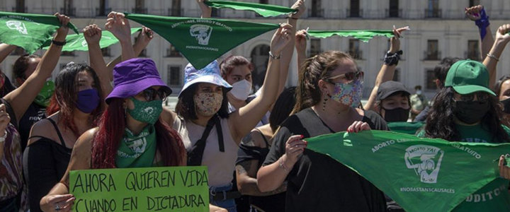 Boric insiste en implementar la ideología de género y el aborto libre