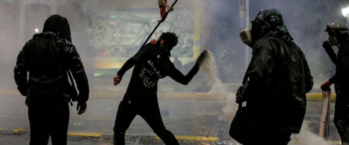 La violencia toma cuerpo en las calles de Chile en medio del errático Gobierno de Boric